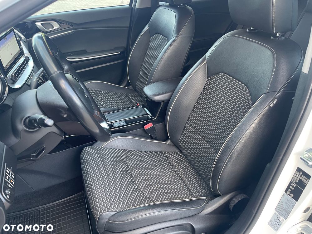 Kia Ceed 1.5 T-GDI Business Line DCT - 18