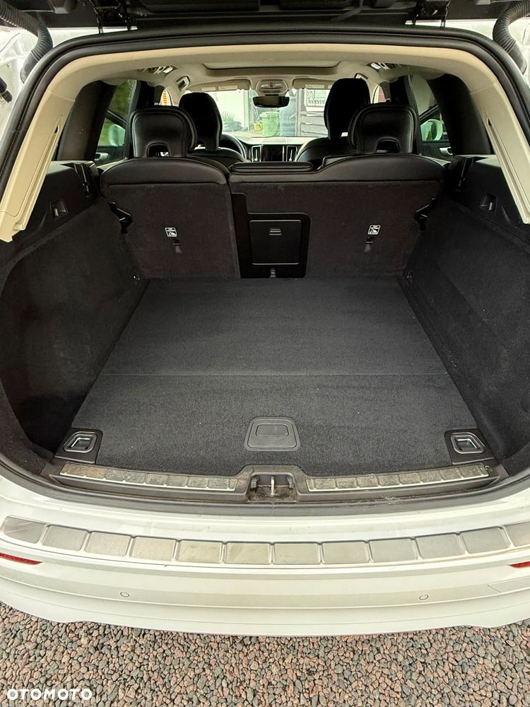 Volvo XC 60 B5 B AWD Ultimate Bright - 8