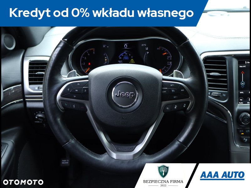 Jeep Grand Cherokee - 24