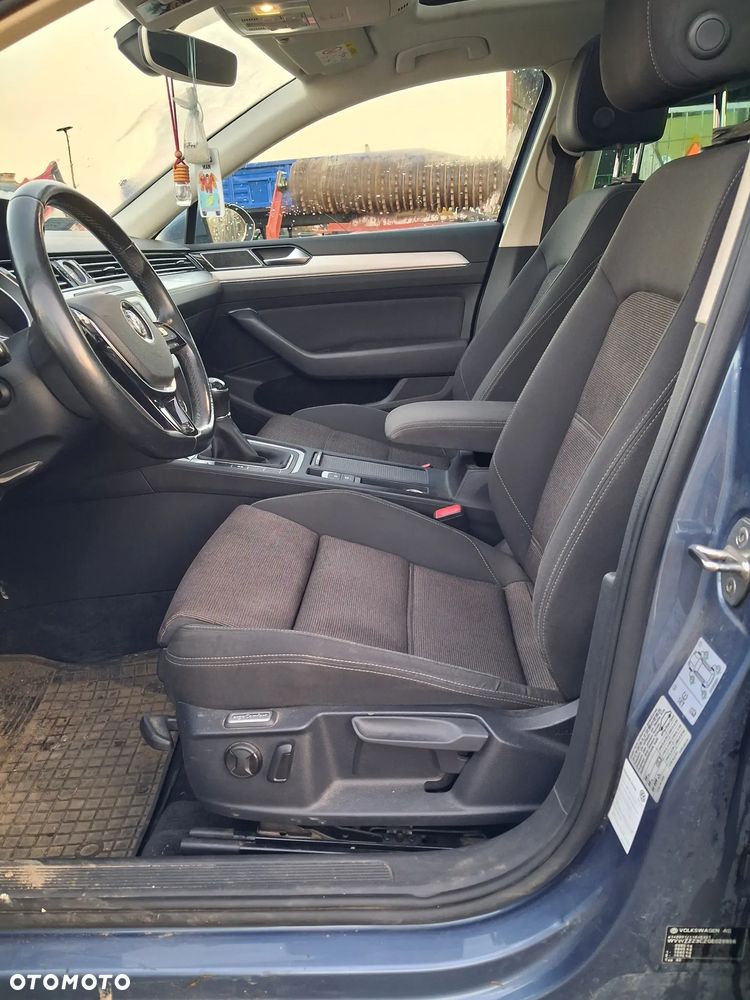 Volkswagen Passat 1.6 TDI BMT Comfortline - 11