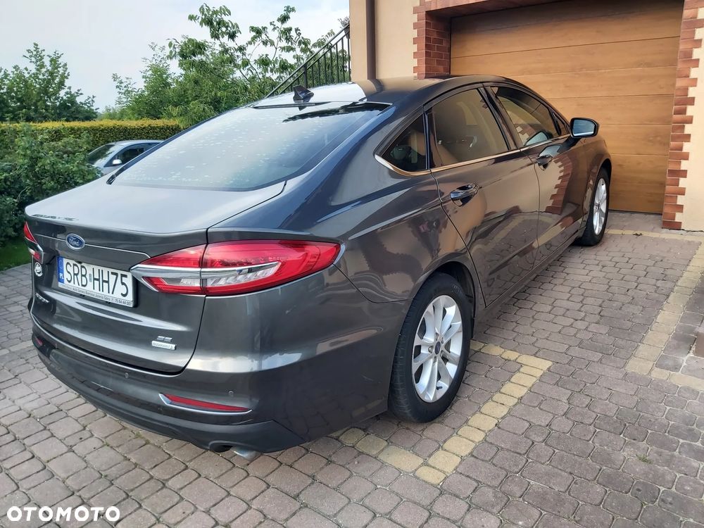 Ford Fusion - 6