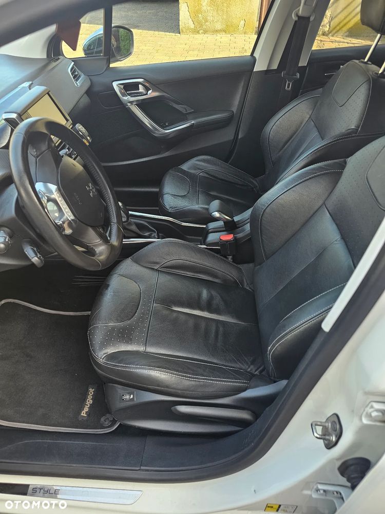 Peugeot 2008 1.2 Pure Tech Access - 11