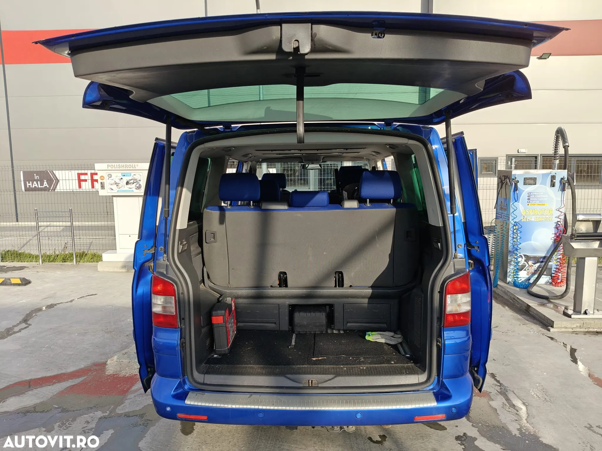 Volkswagen Multivan - 8