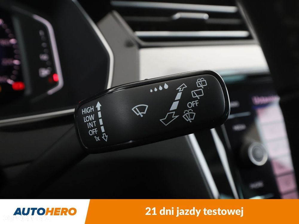 Volkswagen Passat - 34