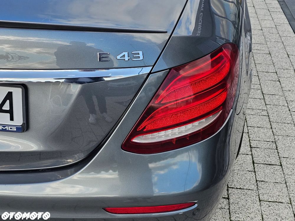 Mercedes-Benz Klasa E 43 AMG 4-Matic - 26
