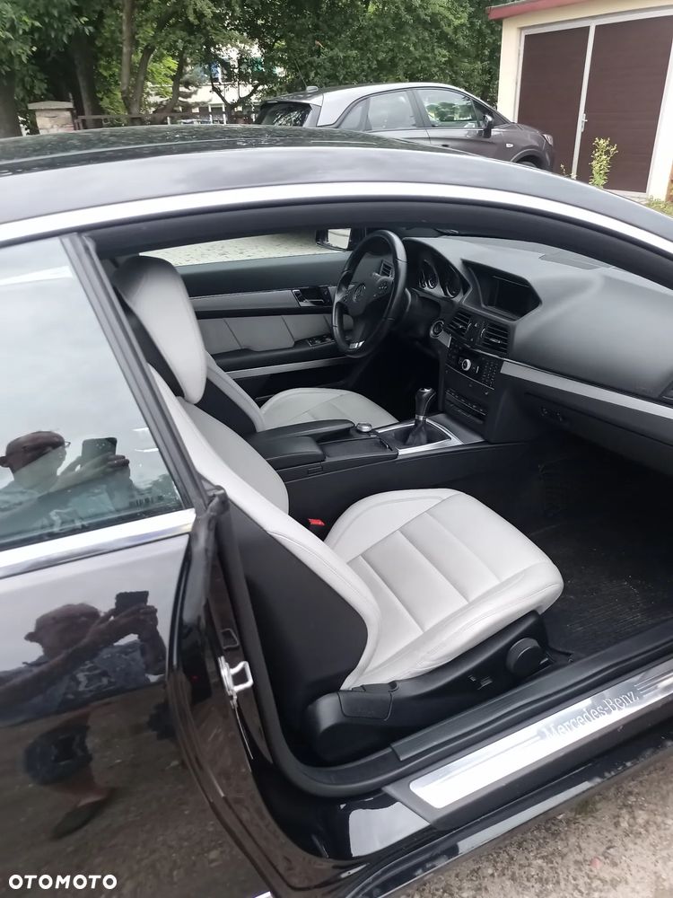 Mercedes-Benz Klasa E 200 CGI BlueEFFICIENCY Elegance - 6