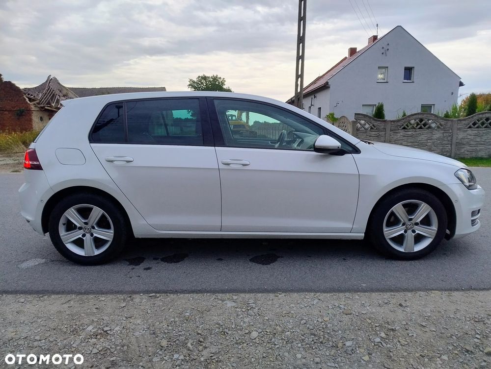 Volkswagen Golf - 34