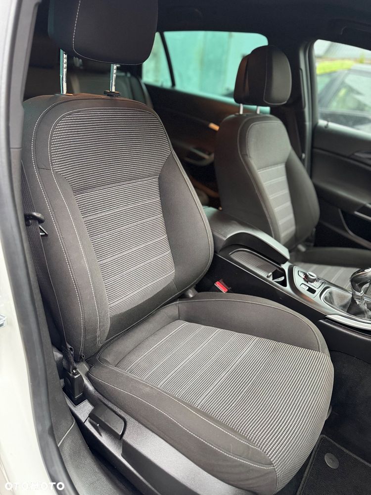 Opel Insignia 2.0 CDTI - 12