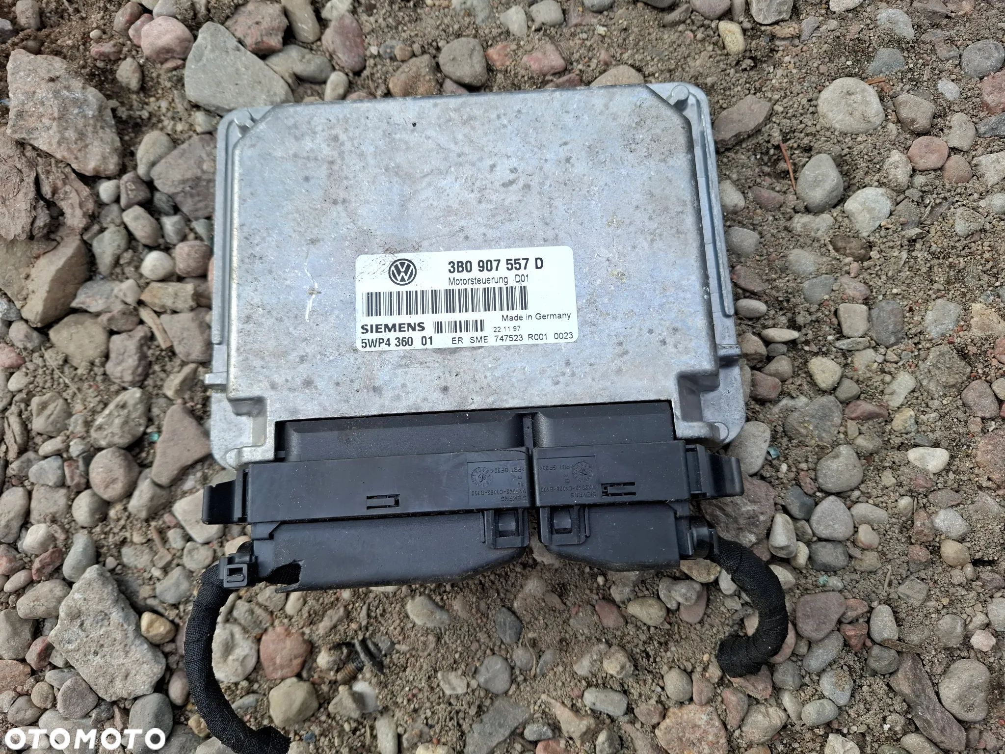 VW PASSAT B5 1.6 101KM KOMPUTER STEROWNIK SILNIKA  3B0907557D - 1