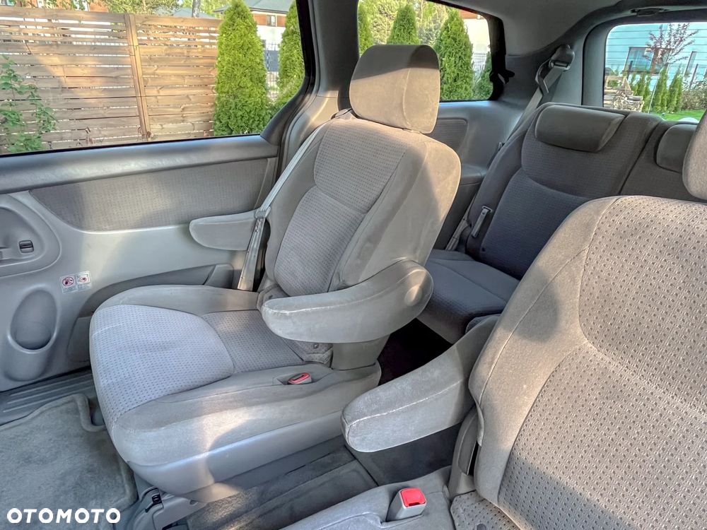Toyota Sienna - 35
