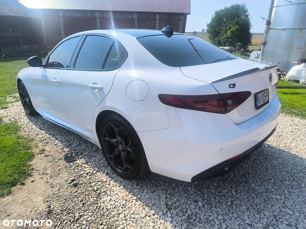 Alfa Romeo Giulia 2.0 Turbo 16V AT8-Q4 Ti - 7