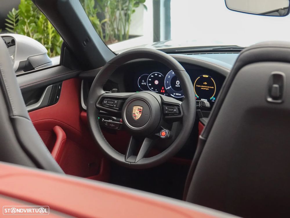 Porsche 911 Série F - 28