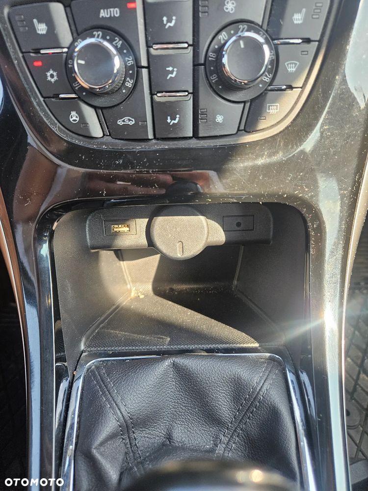 Opel Astra 2.0 CDTI DPF SportsTourer Exklusiv - 17