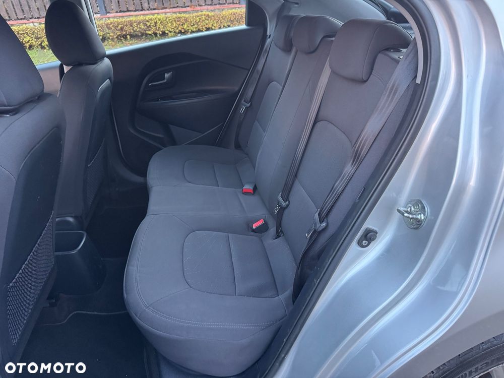 Kia Rio - 16