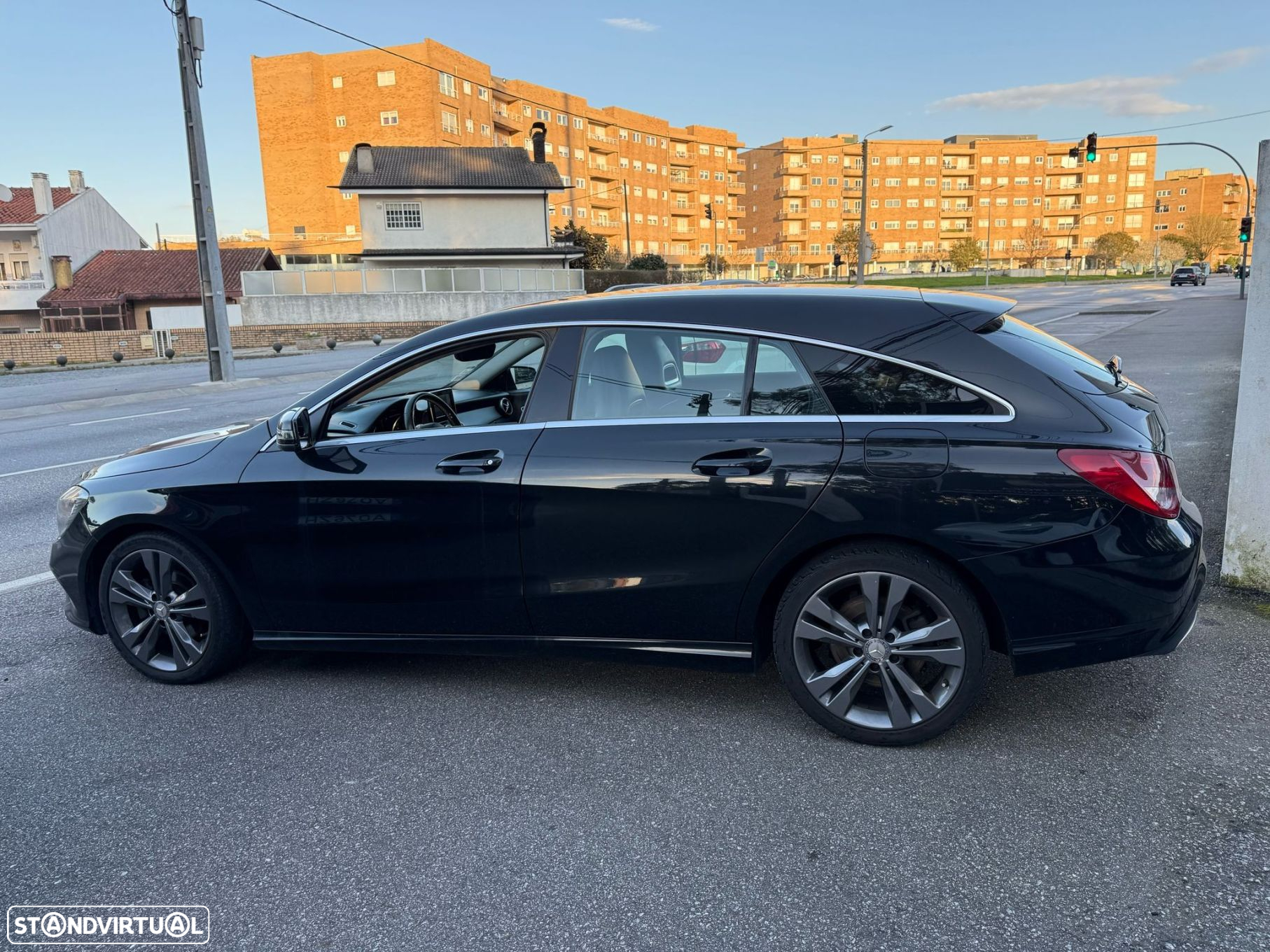 Mercedes-Benz CLA 180 d Shooting Brake Urban - 4