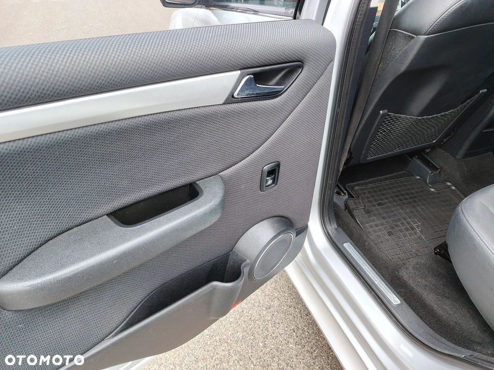 Mercedes-Benz Klasa B 180 CDI Special Edition - 20
