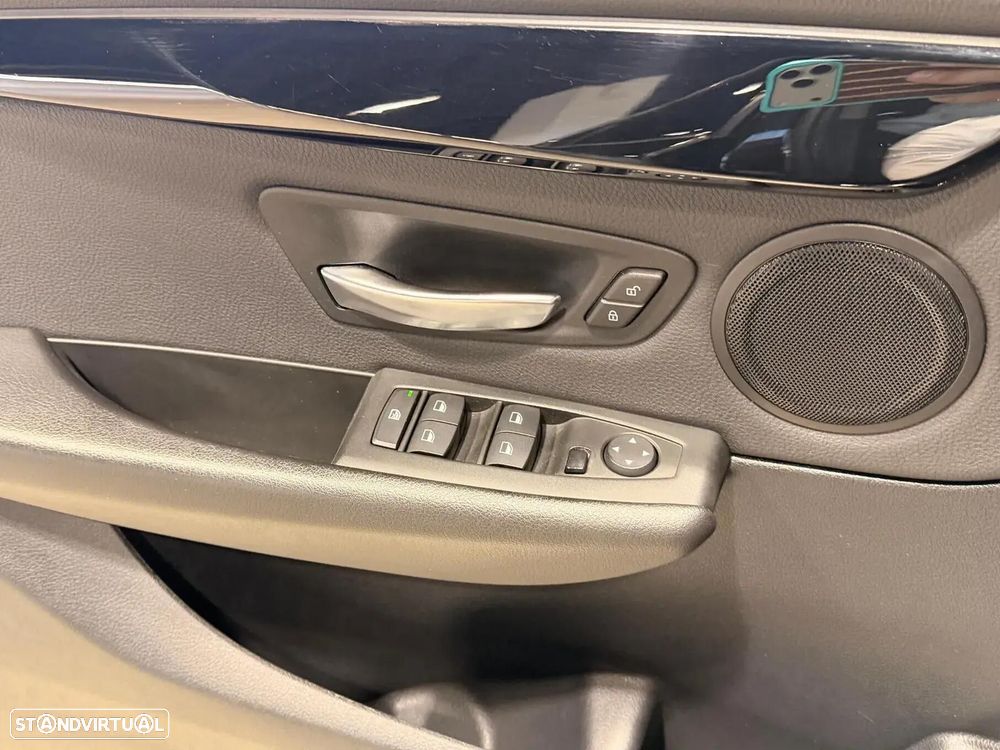 BMW 216 Active Tourer d Line Sport Auto — fotografia 21