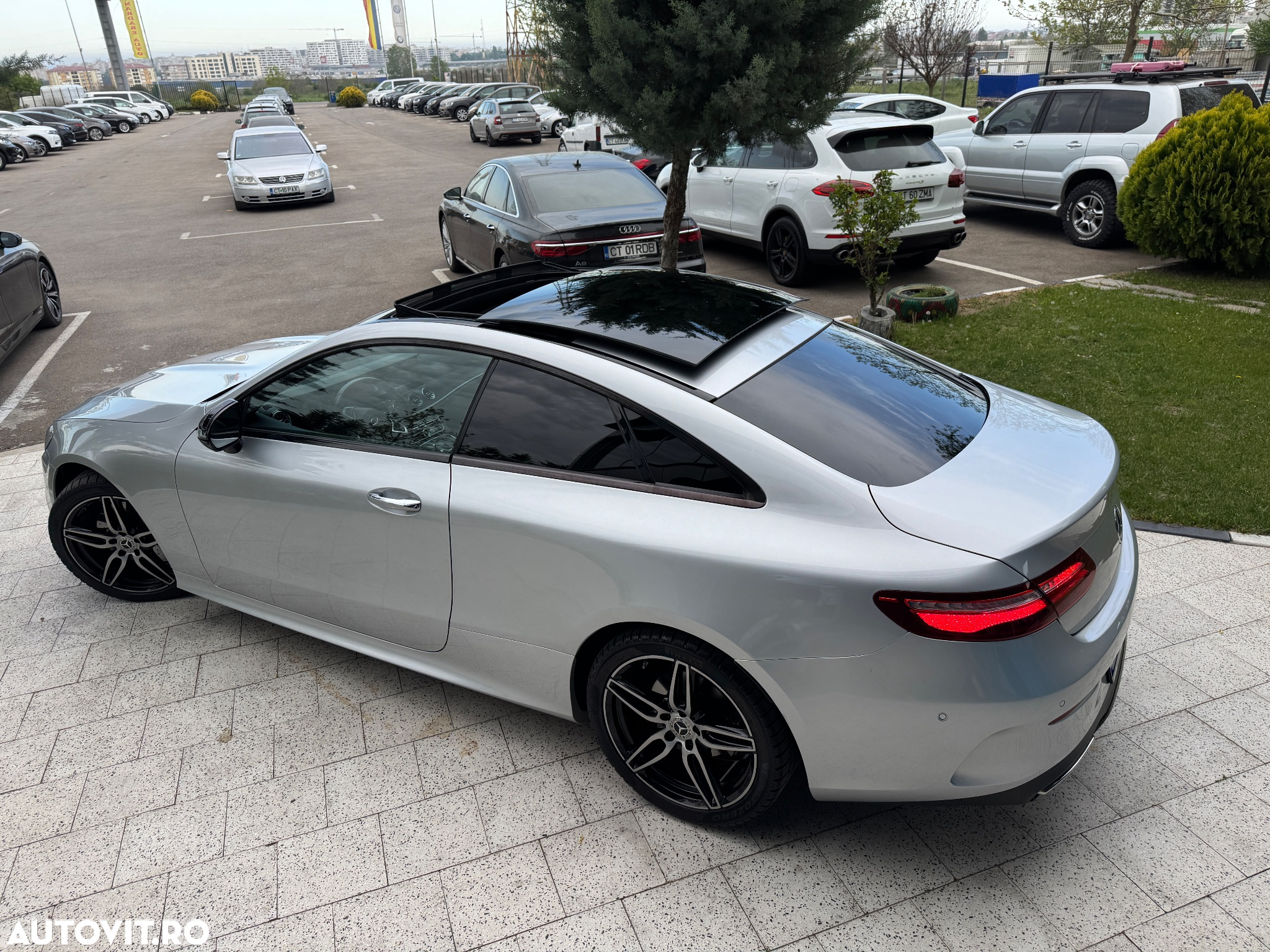 Mercedes-Benz E 200 Coupe 9G-TRONIC AMG Line - 4