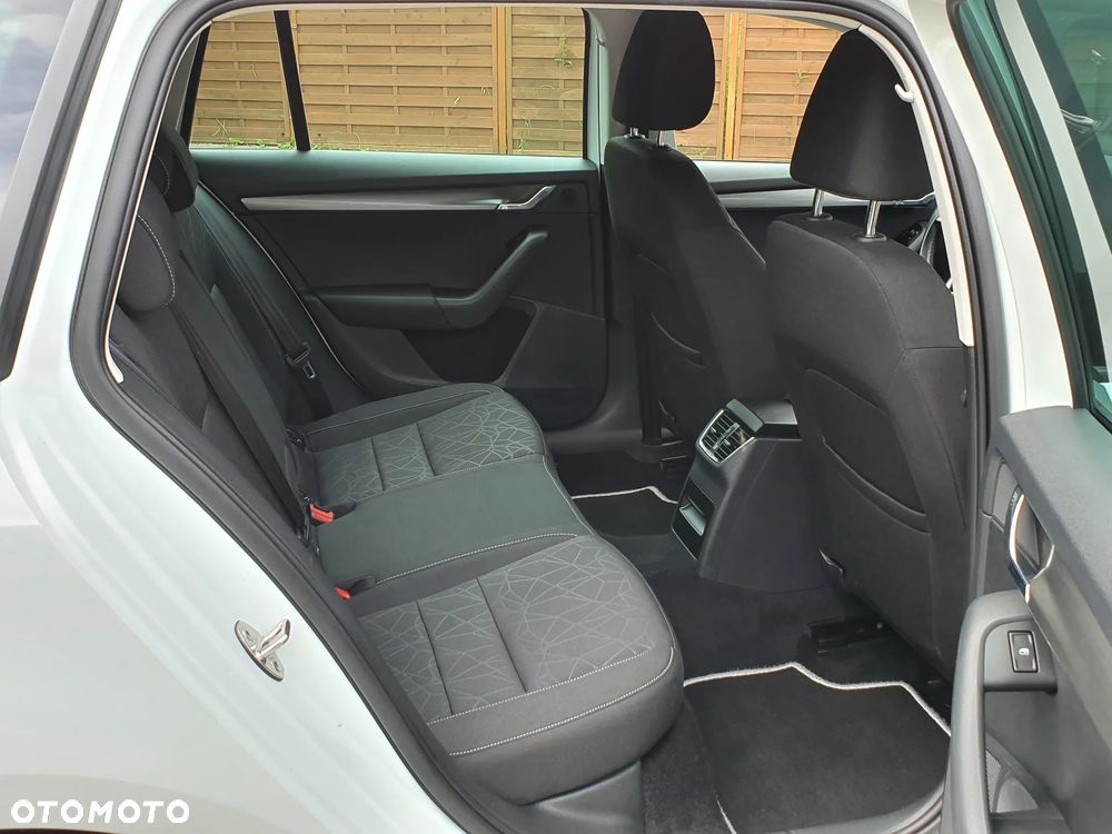 Skoda Octavia - 16