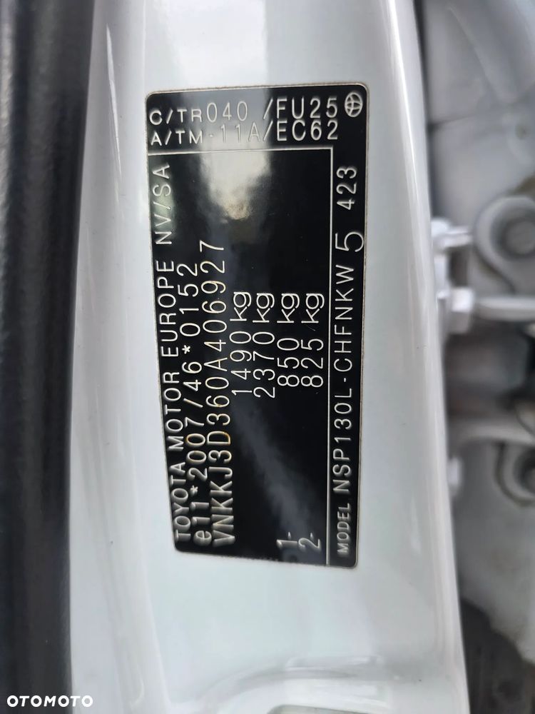 Toyota Yaris 1.33 Premium - 24