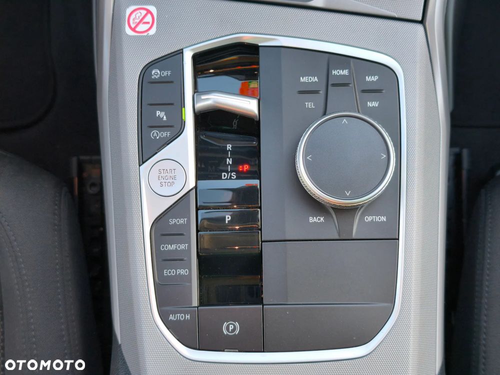 BMW Seria 3 318i Advantage - 32