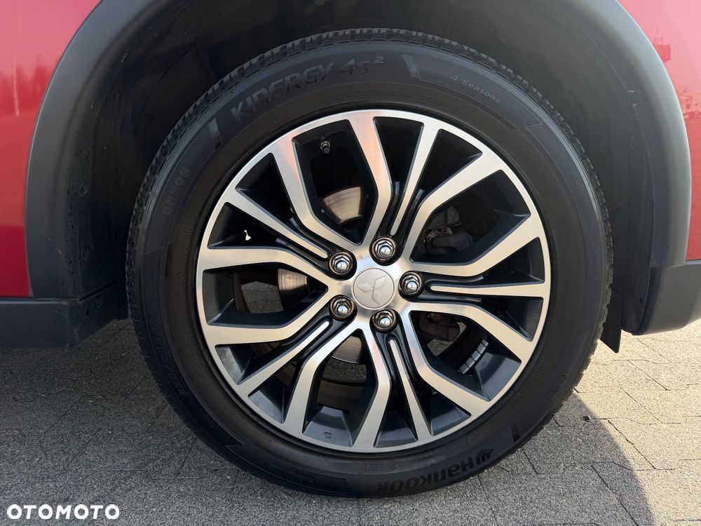 Mitsubishi Outlander 2.2 DID Instyle Navi 4WD - 11