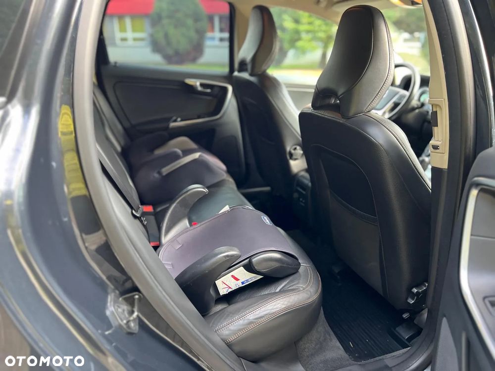 Volvo XC 60 D5 AWD Summum - 10