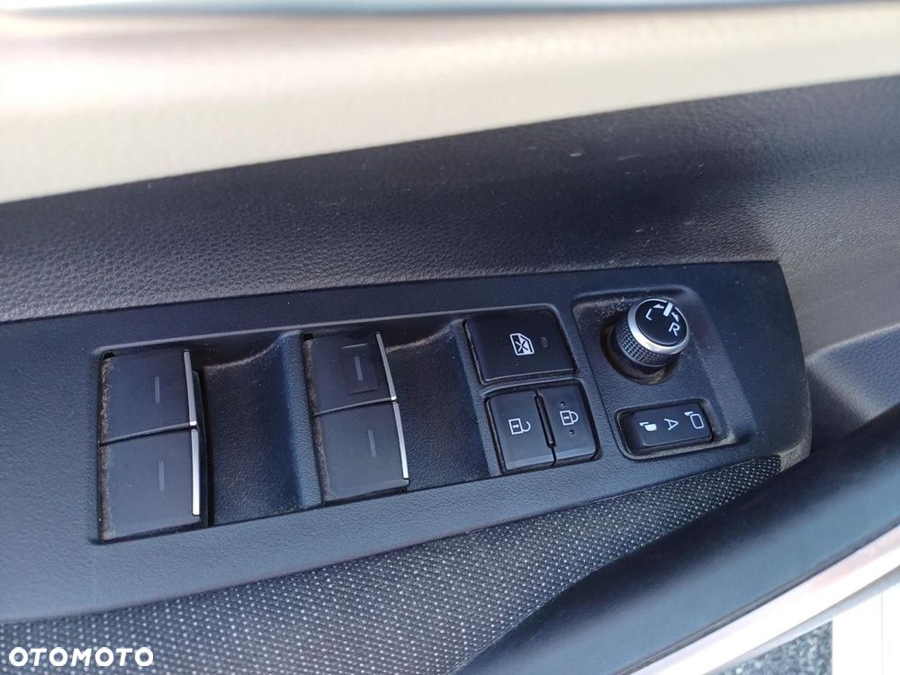 Toyota Corolla 1.8 Hybrid Style - 22