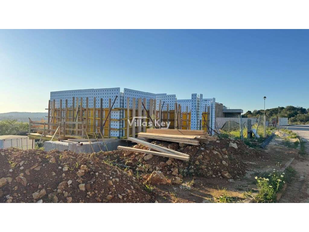 Moradia em construção, com acabamentos de qualidade , vistas fantás... - Grande imagem: 2/27