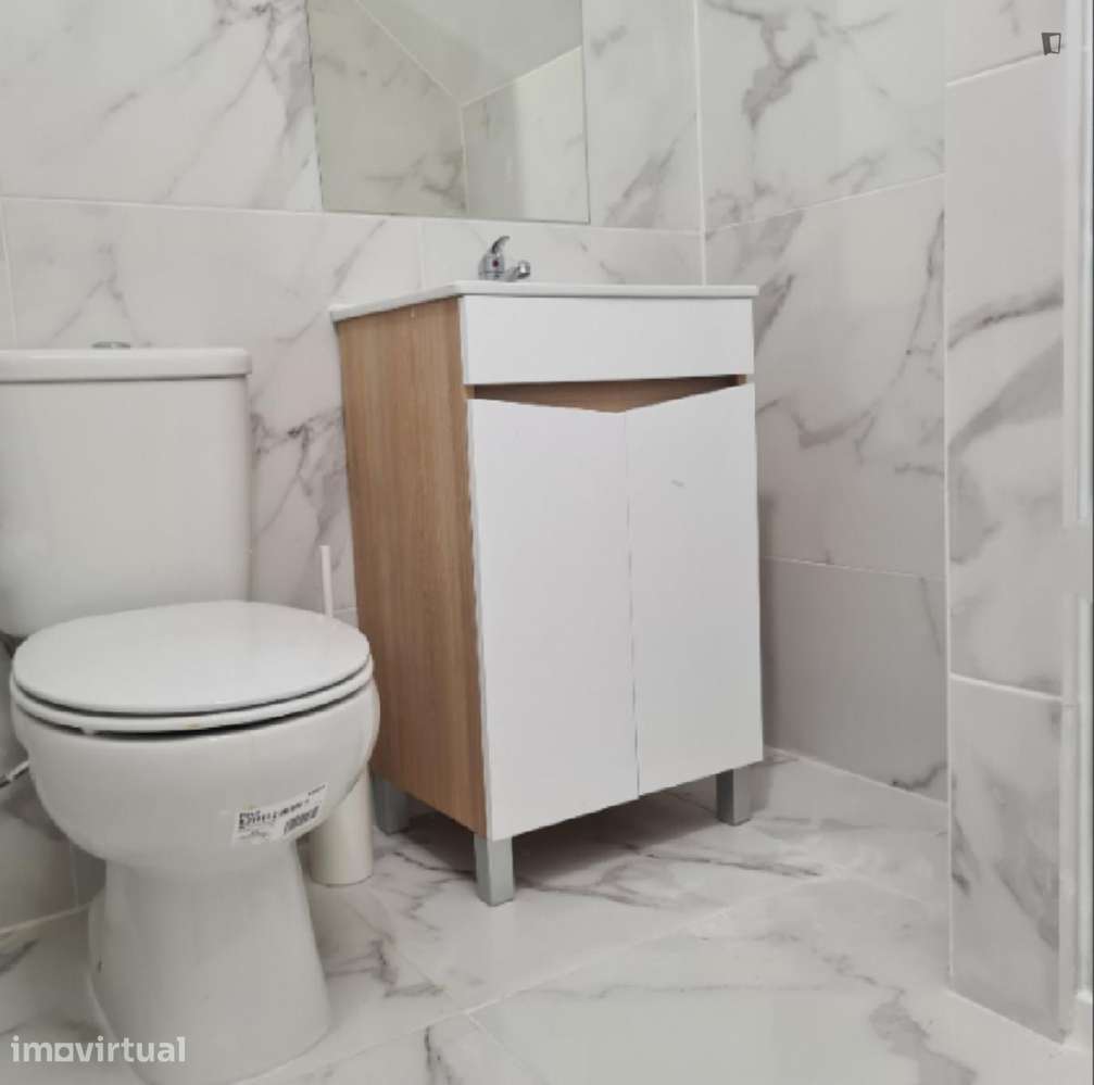 Quarto - localizado em Telheiras Lisbon - Grande imagem: 2/20