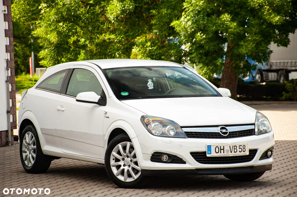Opel Astra GTC 1.6 - 2