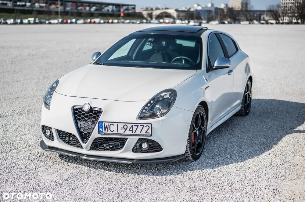 Alfa Romeo Giulietta ver-1750-tbi-quadrifoglio-verde - 21