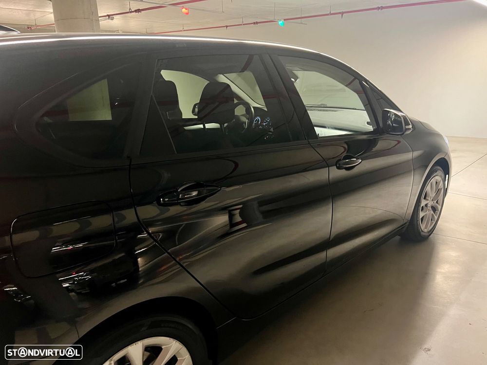 BMW 225xe Active Tourer - 12