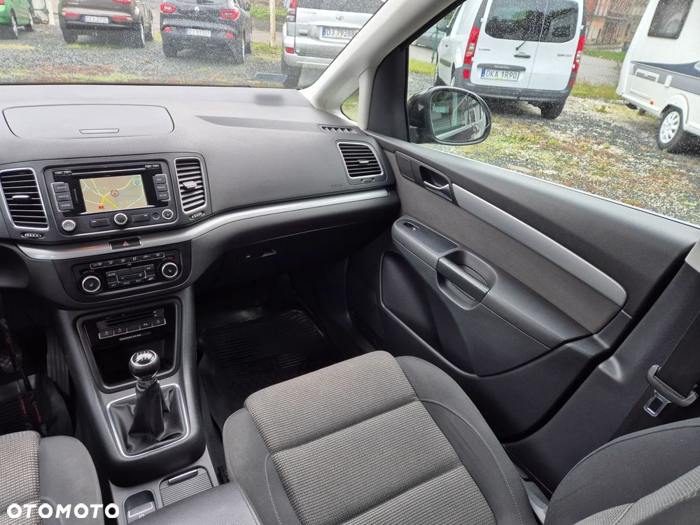 Volkswagen Sharan 2.0 TDI DPF BlueMotion Comfortline - 32