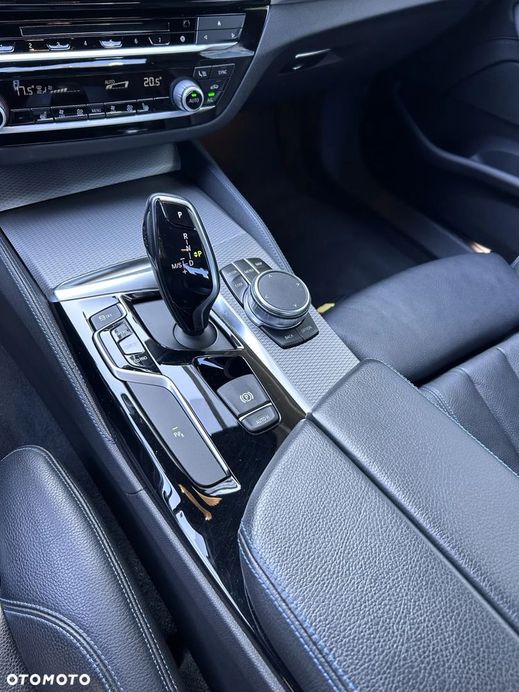 BMW Seria 5 520d xDrive M Sport sport - 14