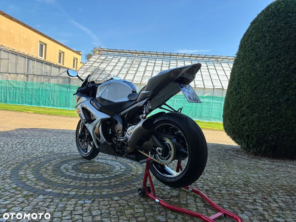 Suzuki GSX-R - 32