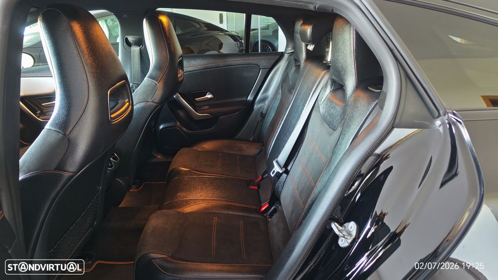 Mercedes-Benz CLA 180 d Shooting Brake AMG Line - 10