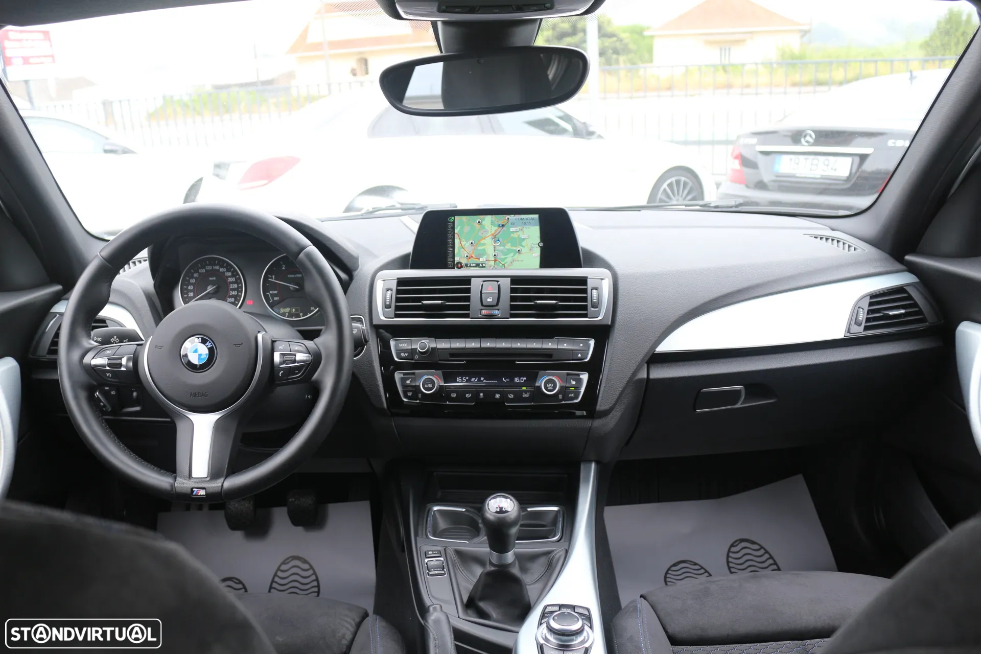 BMW 118 d Pack M - 12