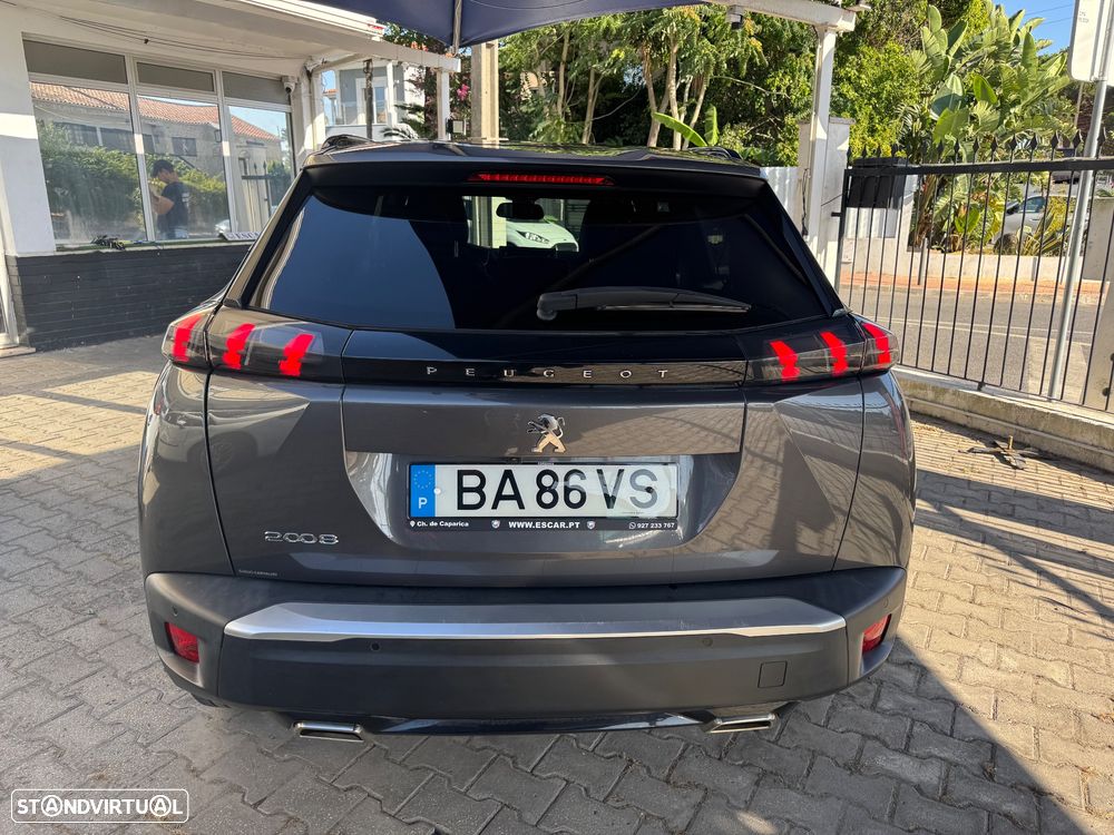 Peugeot 2008 1.2 PureTech Active EAT8 - 6