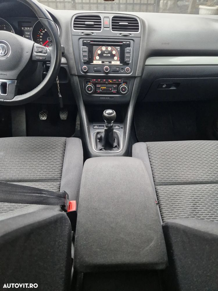 Volkswagen Golf - 6