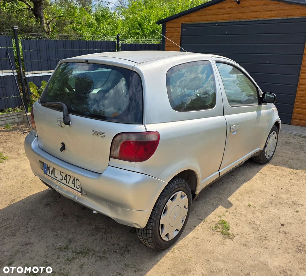 Toyota Yaris 1.0 Base - 6