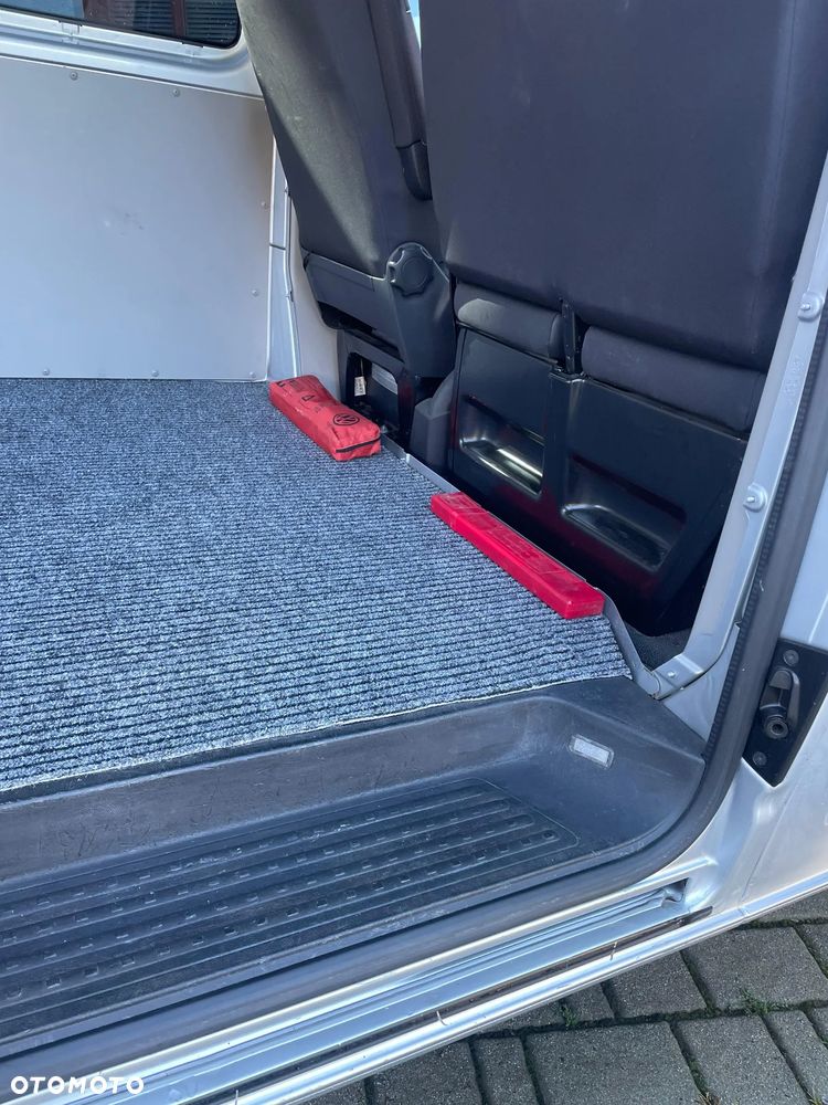 Volkswagen Transporter - 18