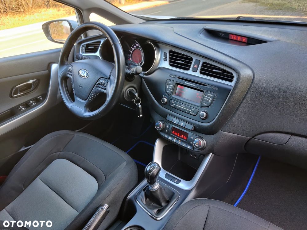 Kia Ceed 1.4 CRDi 90 Vision - 26