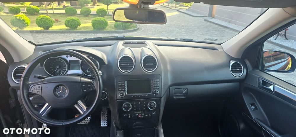 Mercedes-Benz ML 350 4-Matic - 24