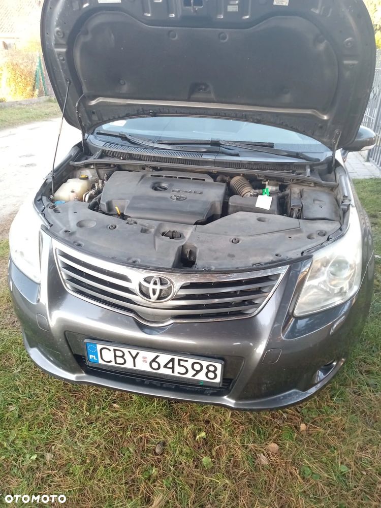 Toyota Avensis 2.0 D-4D Luna - 11