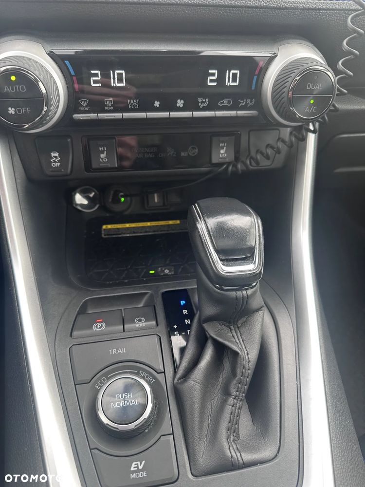 Toyota RAV4 - 10