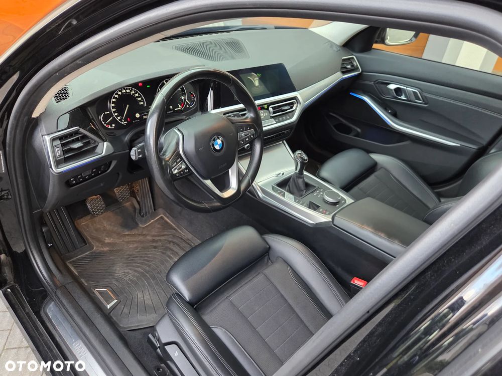 BMW Seria 3 320d Sport Line Shadow - 5
