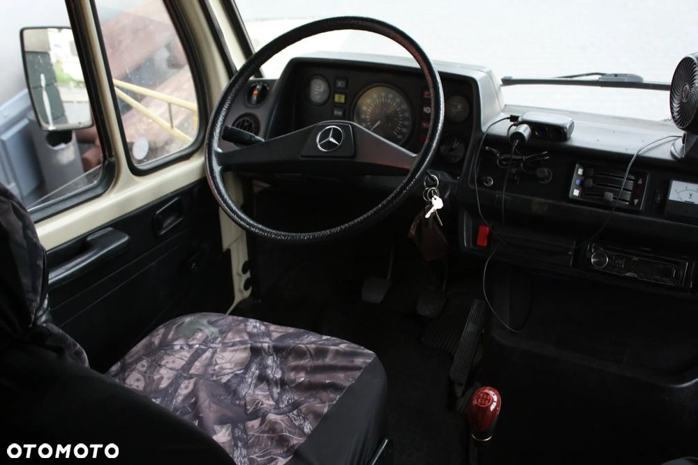 Mercedes-Benz 602 - 17