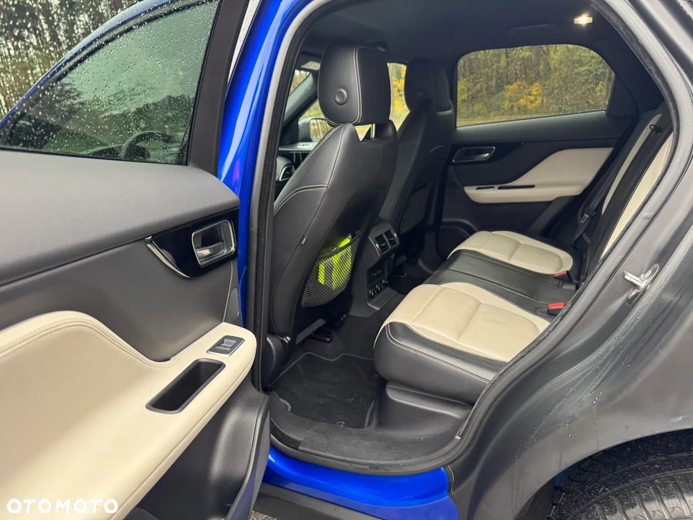 Jaguar F-Pace 2.0 i4P AWD R-Sport - 27