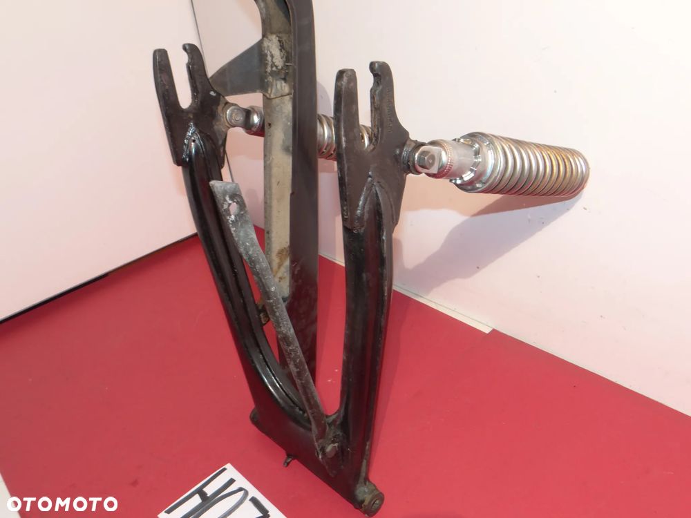 Honda CB750  FOUR WAHACZ  OSŁONA ŁAŃCUCHA AMORTYZATORY H079 - 13